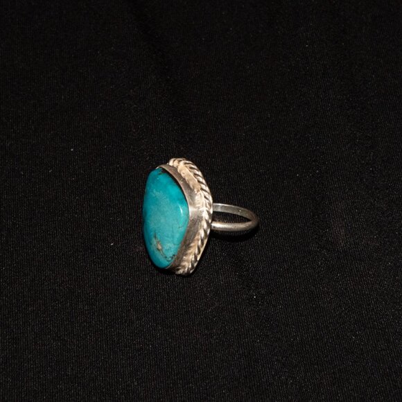 Turquoise and Silver Ring size 4.5 - Picture 4 of 8